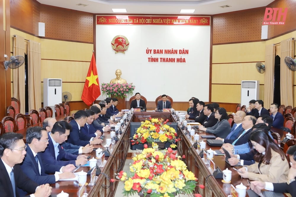 Hội nghị tổng kết nhiệm vụ năm 2023, triển khai nhiệm vụ năm 2024 của Chính phủ và chính quyền địa phương