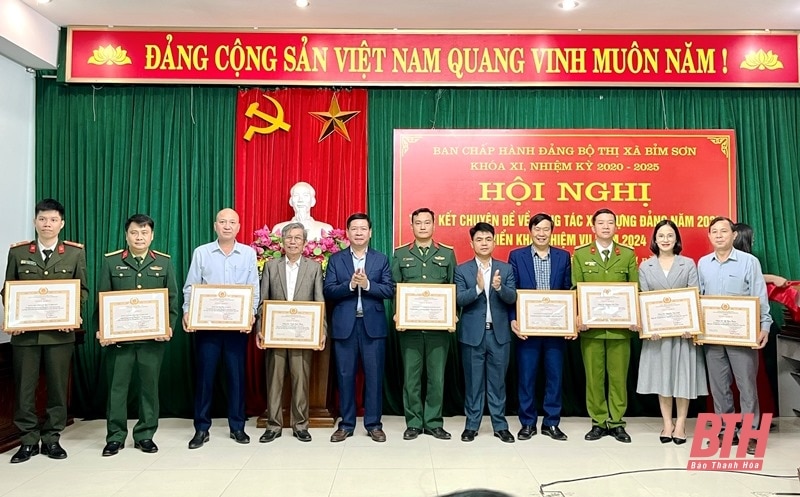 Thị ủy Bỉm Sơn tổng kết chuyên đề về công tác xây dựng Đảng năm 2023, triển khai nhiệm vụ năm 2024