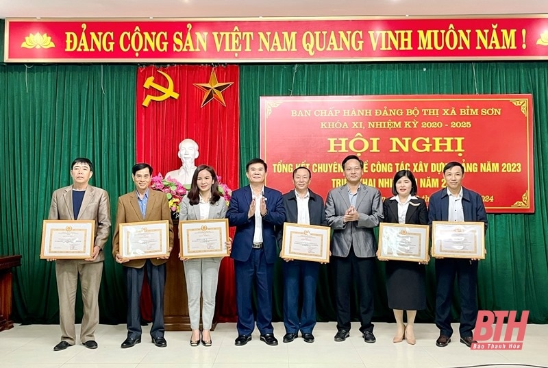 Thị ủy Bỉm Sơn tổng kết chuyên đề về công tác xây dựng Đảng năm 2023, triển khai nhiệm vụ năm 2024