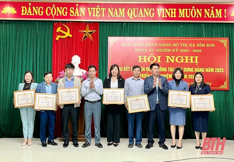 Thị ủy Bỉm Sơn tổng kết chuyên đề về công tác xây dựng Đảng năm 2023, triển khai nhiệm vụ năm 2024