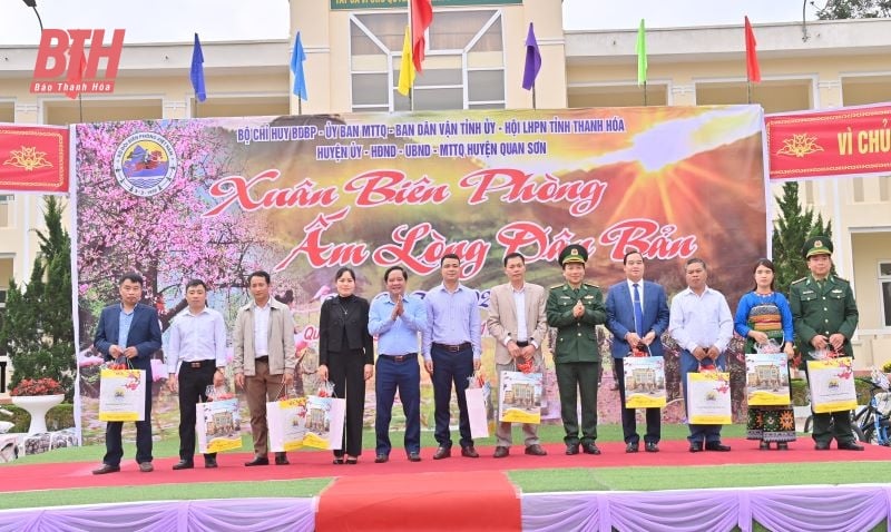 “Xuân biên phòng - ấm lòng dân bản” nơi vùng cao Quan Sơn