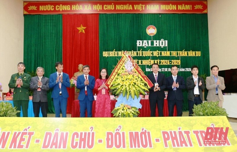 Tiếp tục đổi mới nội dung, phương thức hoạt động, xây dựng thị trấn Vân Du trở thành đô thị văn minh