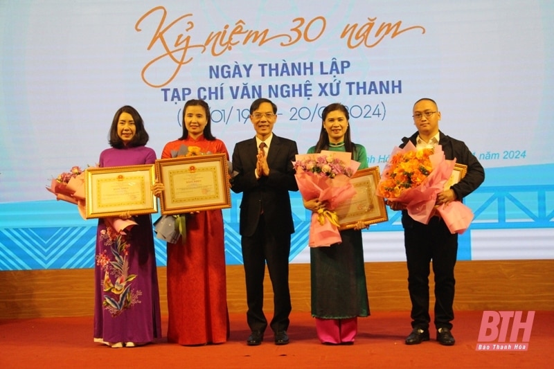 Tạp chí Văn nghệ Xứ Thanh kỷ niệm 30 năm ngày thành lập