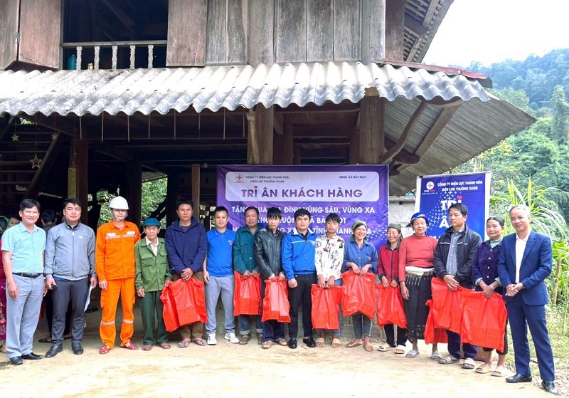 Điện lực Thường Xuân “Đồng hành cùng khách hàng sử dụng điện an toàn, tiết kiệm và hiệu quả”