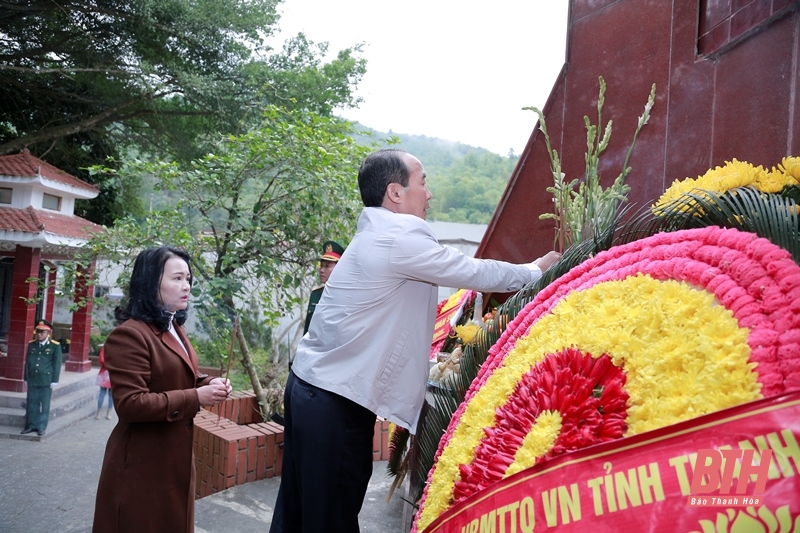 Phó Chủ tịch Thường trực HĐND tỉnh Lê Tiến Lam kiểm tra tình hình sản xuất, đời sống tại huyện Quan Sơn