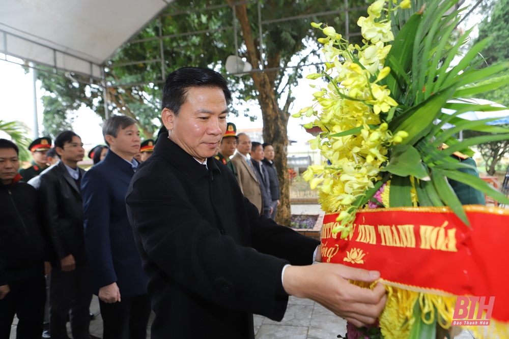 Bí thư Tỉnh ủy Đỗ Trọng Hưng thăm gia đình chính sách; động viên cán bộ, chiến sĩ thực hiện nhiệm vụ nơi biên giới