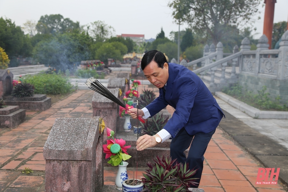 Phó Bí thư Thường trực Tỉnh ủy, Trưởng Đoàn ĐBQH tỉnh Lại Thế Nguyên thăm, kiểm tra tình hình sản xuất, đời sống Nhân dân huyện Quảng Xương