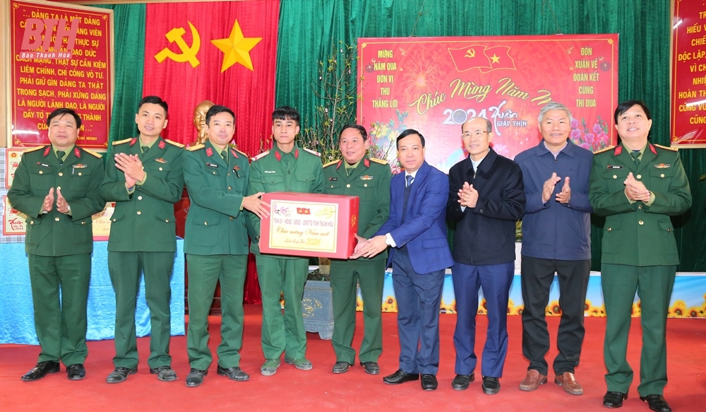 Phó Bí thư Thường trực Tỉnh ủy, Trưởng Đoàn ĐBQH tỉnh Lại Thế Nguyên thăm, kiểm tra tình hình sản xuất, đời sống Nhân dân huyện Quảng Xương