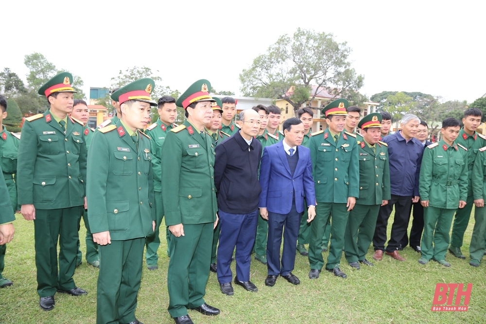 Phó Bí thư Thường trực Tỉnh ủy, Trưởng Đoàn ĐBQH tỉnh Lại Thế Nguyên thăm, kiểm tra tình hình sản xuất, đời sống Nhân dân huyện Quảng Xương