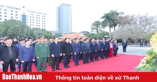 Premierminister Pham Minh Chinh opfert Weihrauch zum Gedenken an Präsident Ho Chi Minh