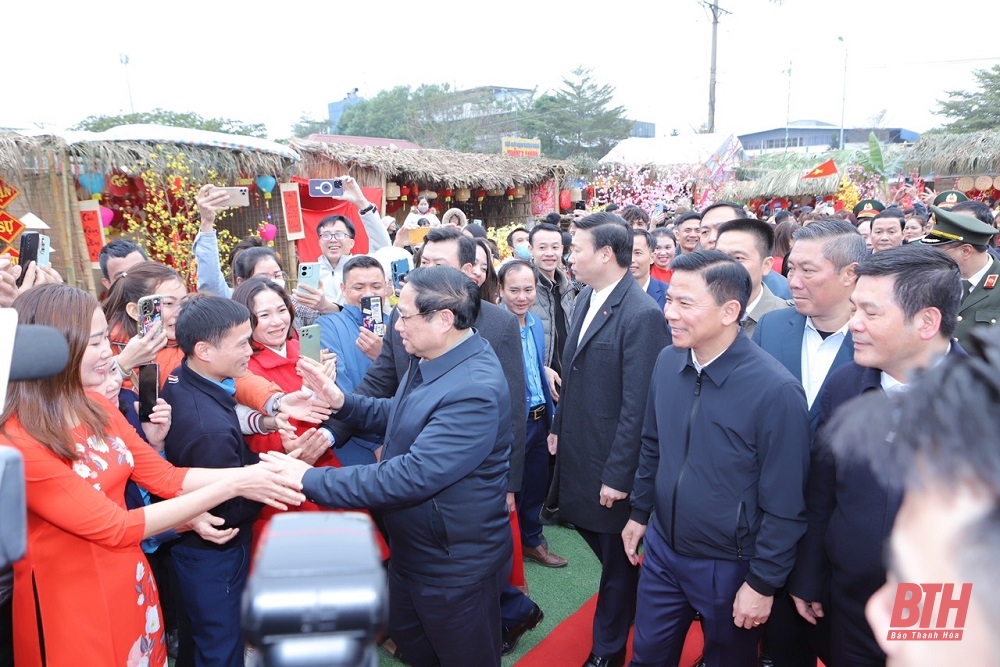 [Cập nhật] - Thủ tướng Chính phủ Phạm Minh Chính thăm, tặng quà gia đình chính sách, hộ nghèo, công nhân lao động tại Thanh Hóa