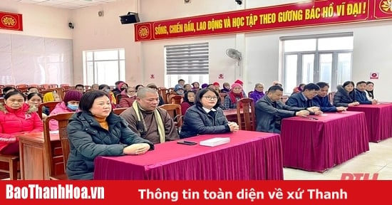 Ban Trị sự Giáo hội Phật giáo Việt Nam tỉnh Thanh Hóa và Quỹ Thiện Tâm trao quà tết cho hộ nghèo