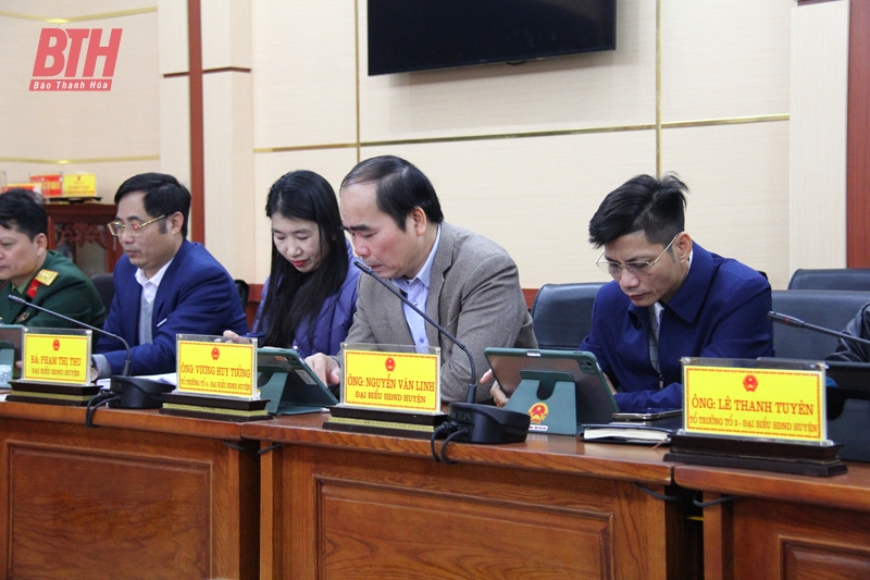 Le Conseil populaire du district de Quang Xuong a adopté une résolution sur le plan d'utilisation des terres pour 2024.