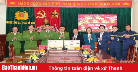 Phó Chủ tịch Thường trực HĐND tỉnh Lê Tiến Lam thăm, chúc tết cán bộ, chiến sĩ Phòng Cảnh sát phòng cháy, chữa cháy và cứu nạn, cứu hộ