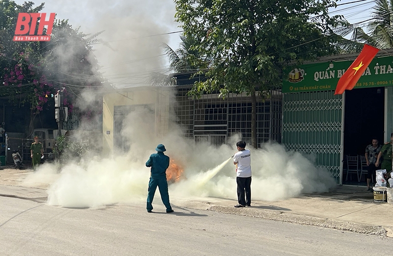 Der Vorsitzende des Volkskomitees der Provinz hat anlässlich des chinesischen Neujahrsfestes und des Frühlingsfestes 2024 ein dringendes Telegramm zur Verstärkung der Brandschutz- und Brandbekämpfungsmaßnahmen sowie der Such- und Rettungsarbeiten herausgegeben.