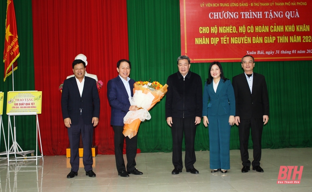 Bí thư Thành ủy, Trưởng Đoàn ĐBQH thành phố Hải Phòng Lê Tiến Châu thăm, tặng quà Tết tại tỉnh Thanh Hóa