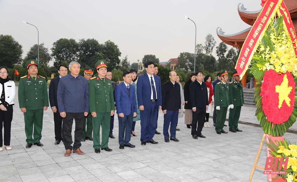 Phó Bí thư Thường trực Tỉnh ủy, Trưởng Đoàn ĐBQH tỉnh Lại Thế Nguyên thăm, kiểm tra tình hình sản xuất, đời sống Nhân dân huyện Quảng Xương