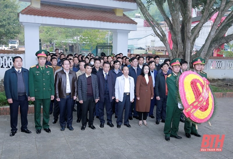 Phó Chủ tịch Thường trực HĐND tỉnh Lê Tiến Lam kiểm tra tình hình sản xuất, đời sống tại huyện Quan Sơn