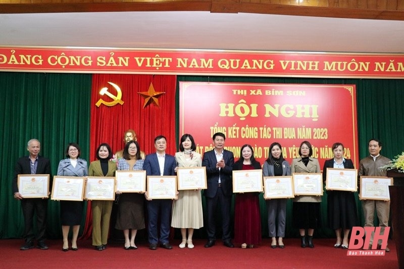 Thị xã Bỉm Sơn: Tổng kết công tác thi đua năm 2023 và phát động phong trào thi đua yêu nước năm 2024