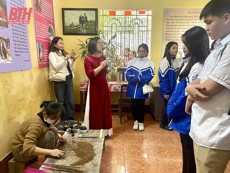 Trưng bày chuyên đề “Những cổ vật trang trí Rồng tại Bảo tàng Thanh Hóa” và “Nghề làm hương truyền thống”