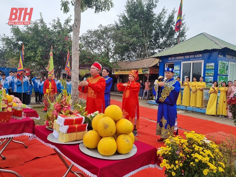 Độc đáo Lễ thượng nêu tại Di sản Thành Nhà Hồ