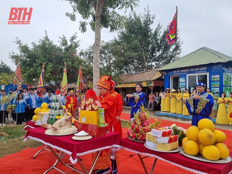 Độc đáo Lễ thượng nêu tại Di sản Thành Nhà Hồ