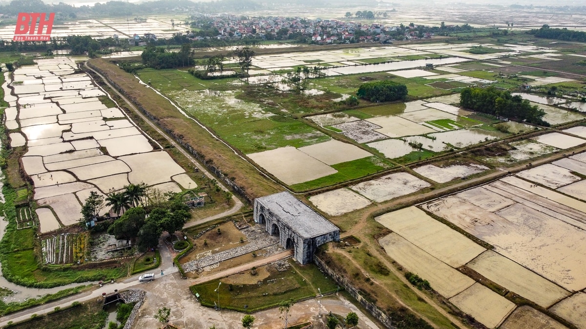 Chiêm ngưỡng tòa thành độc nhất vô nhị tại xứ Thanh