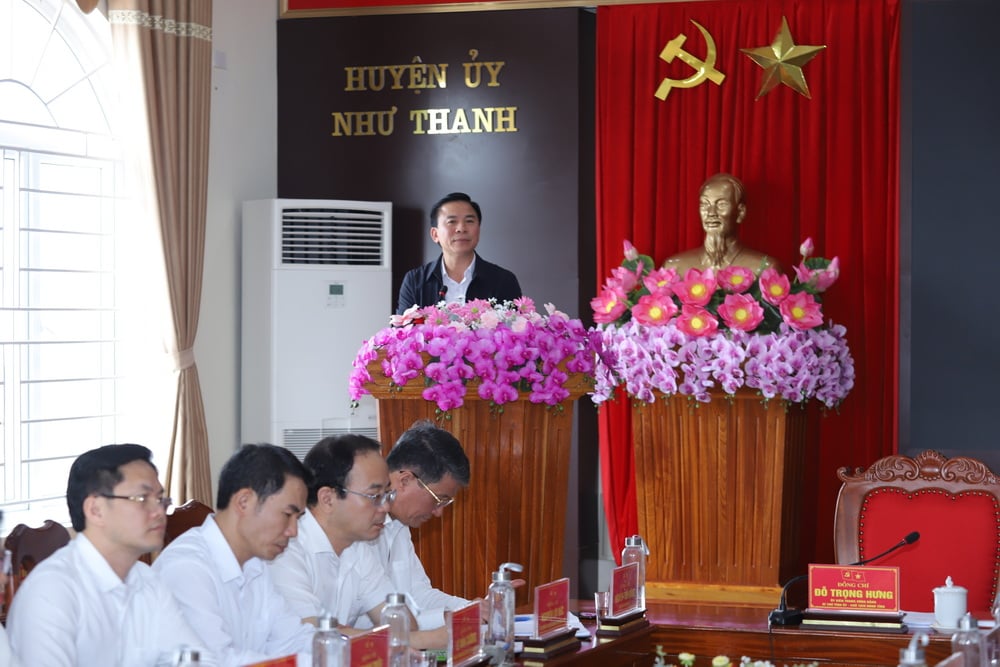 Provincial Party Secretary Do Trong Hung inspects the construction progress of the Van Thien - Ben En road; visits and works in Nhu Thanh district