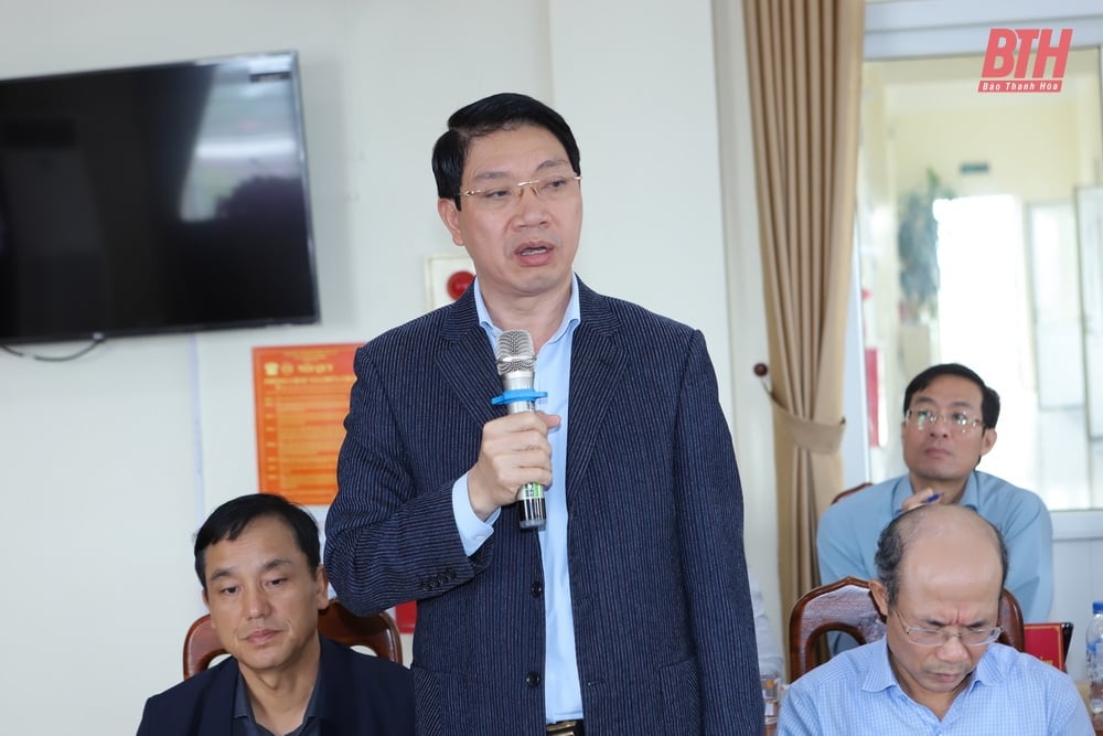 Provincial Party Secretary Do Trong Hung inspects the construction progress of the Van Thien - Ben En road; visits and works in Nhu Thanh district