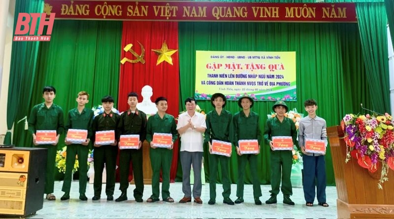 Hội Nông dân tỉnh trao quà động viên thanh niên chuẩn bị lên đường thực hiện nghĩa vụ quân sự