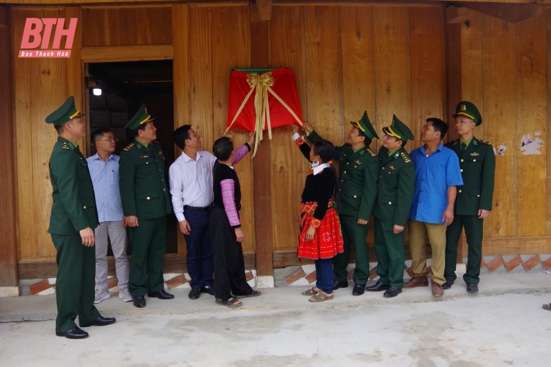 Đồn Biên phòng Tam Chung bàn giao “Mái ấm biên cương”