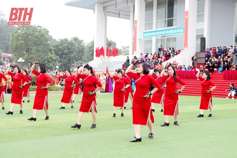 Hội viên phụ nữ thị xã Bỉm Sơn hào hứng tham gia hội thi dân vũ thể thao