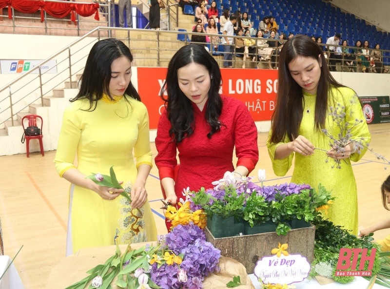 Concurso “Arte en Arreglos Florales” para celebrar el 114 aniversario del Día Internacional de la Mujer 8 de marzo