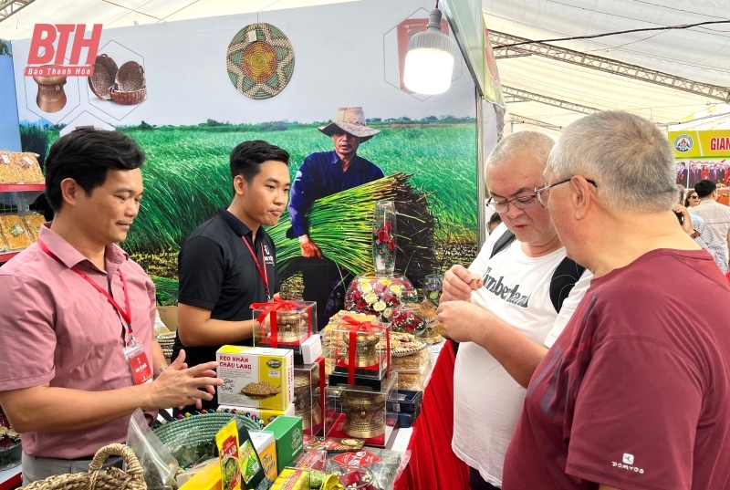 Thanh Hoá tham gia gian hàng trưng bày sản phẩm OCOP tại Hội Báo toàn quốc