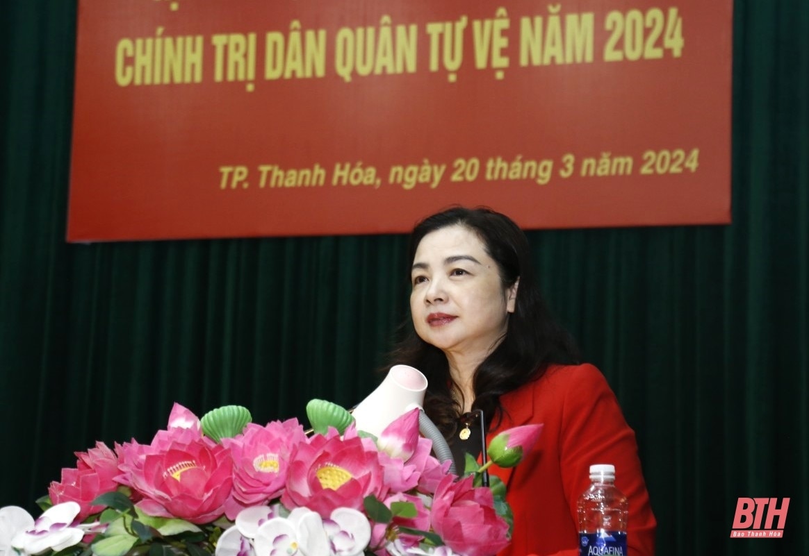 La ciudad de Thanh Hoa capacita y dicta conferencias políticas para milicianos y fuerzas de autodefensa.