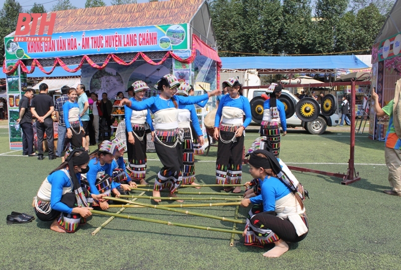 Những vũ điệu níu chân du khách tại Liên hoan văn nghệ dân gian - Phiên chợ vùng cao năm 2024