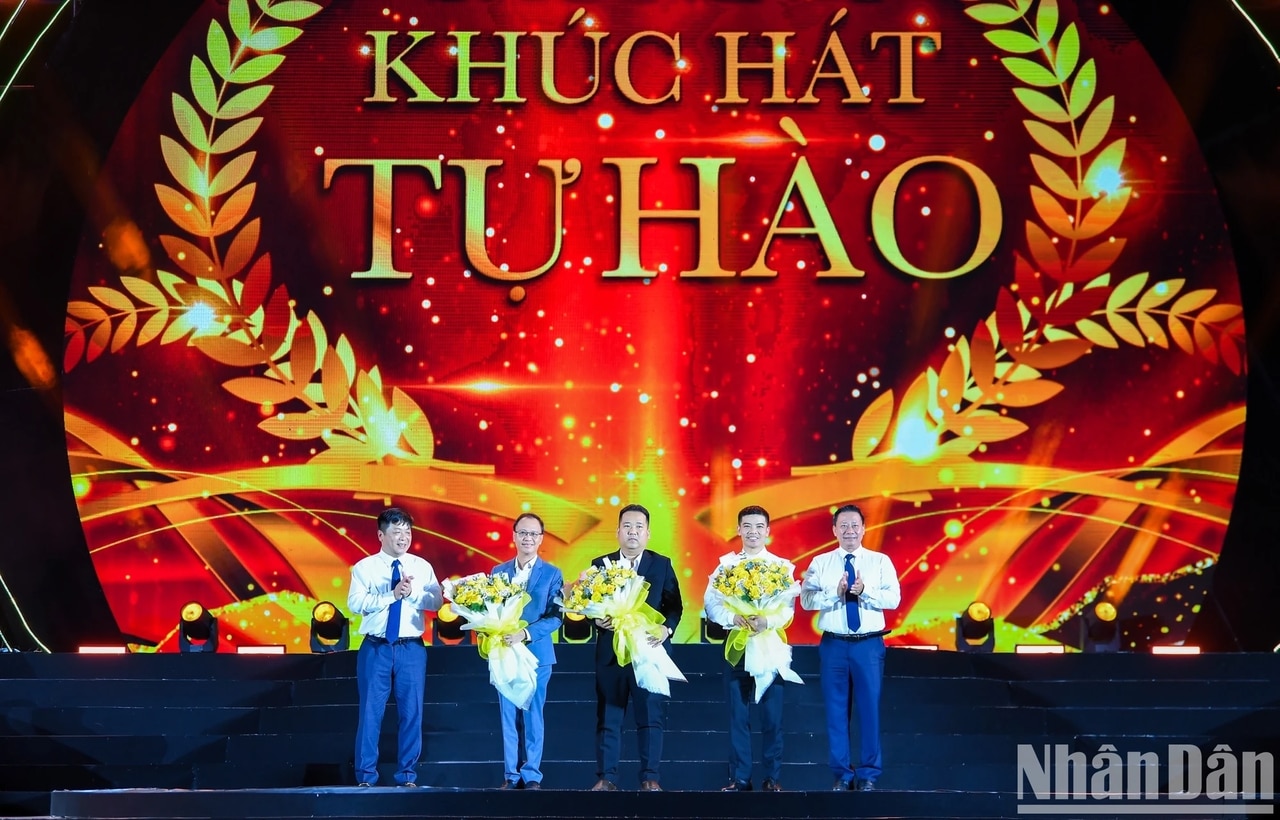 Programme artistique de Tay Ninh - Chant de fierté