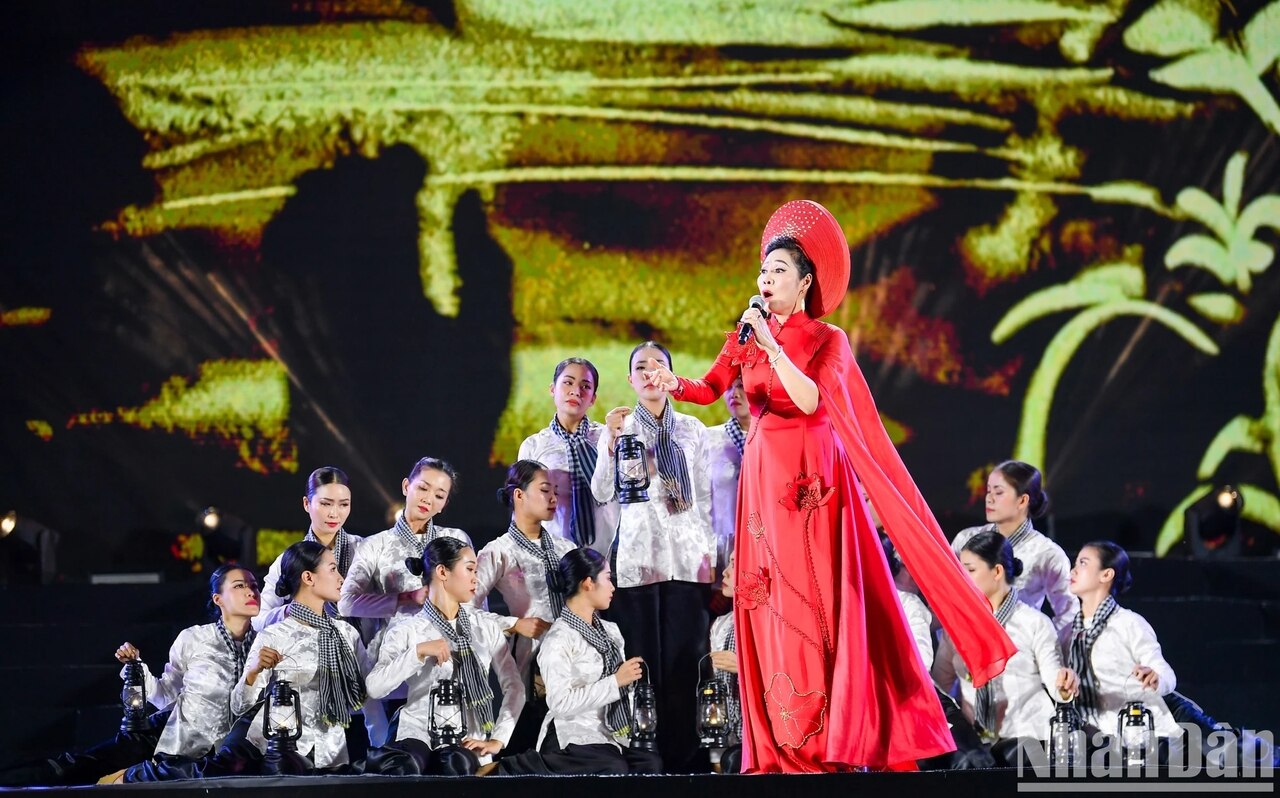 Programme artistique de Tay Ninh - Chant de fierté