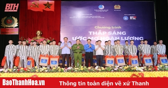 Phó Bí thư Tỉnh ủy Trịnh Tuấn Sinh dự chương trình “Thắp sáng ước mơ hoàn lương” năm 2024