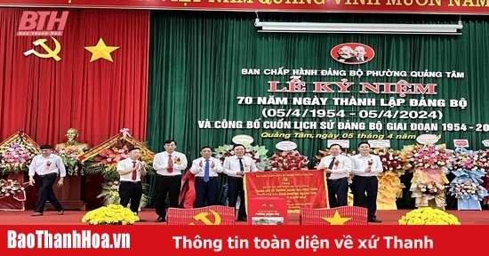 Célébration du 70e anniversaire de la fondation du Comité du Parti du quartier de Quang Tam