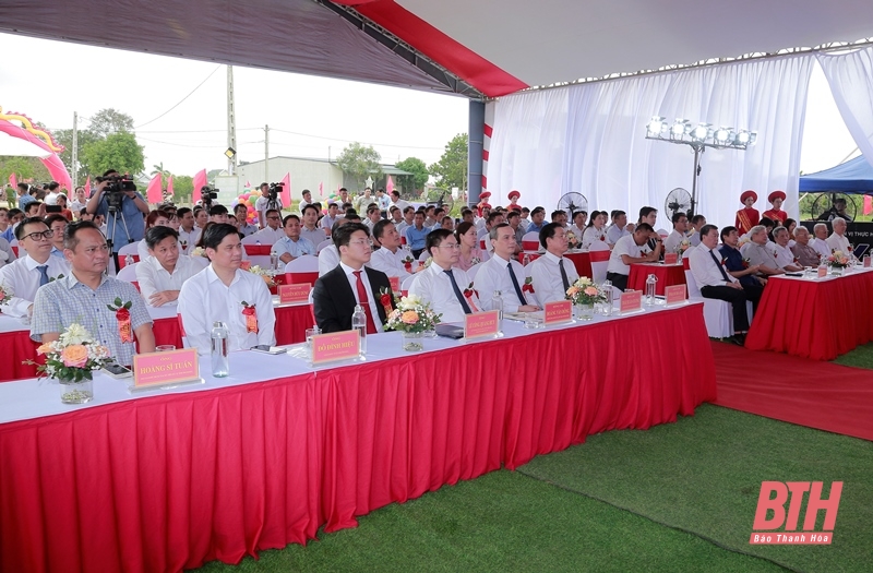 Cérémonie d'inauguration du projet d'investissement dans les infrastructures techniques du pôle industriel de Tho Nguyen