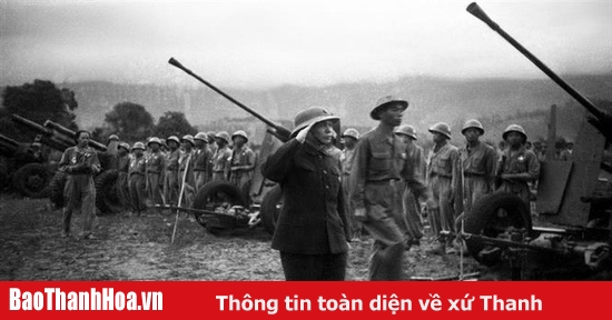 Dien Bien Phu, le 8 avril 1954, le général Vo Nguyen Giap envoie une lettre appelant les soldats.