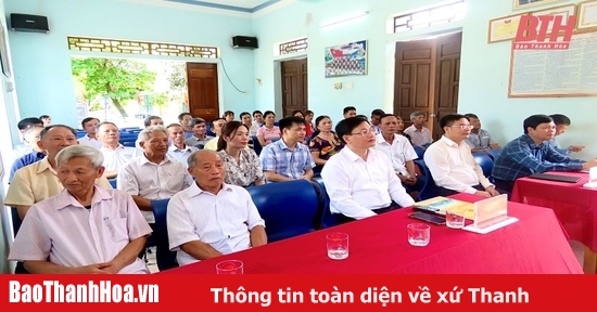 Phó Chủ tịch UBND tỉnh Mai Xuân Liêm dự sinh hoạt cùng đảng viên Chi bộ thôn Trung Lập 2