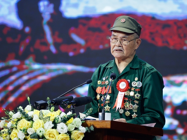 Thủ tướng: Không bao giờ quên những người làm nên cột mốc vàng lịch sử Điện Biên Phủ