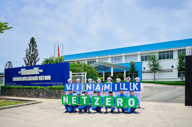 After 1 year of announcing the Net Zero 2050 plan, Vinamilk has 3 units achieving international certification for carbon neutrality.