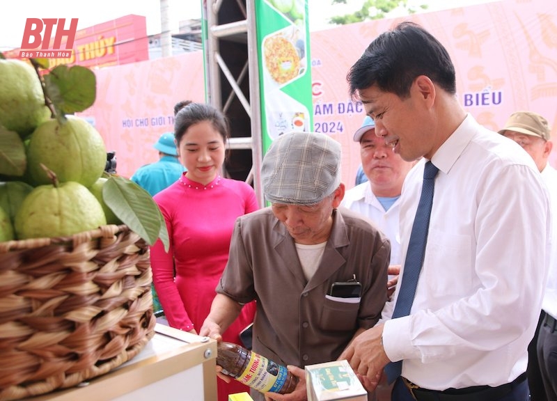 K hai mạc Hội chợ giới thiệu sản phẩm OCOP, sản phẩm nông nghiệp đặc trưng, tiêu biểu huyện Thiệu Hoá