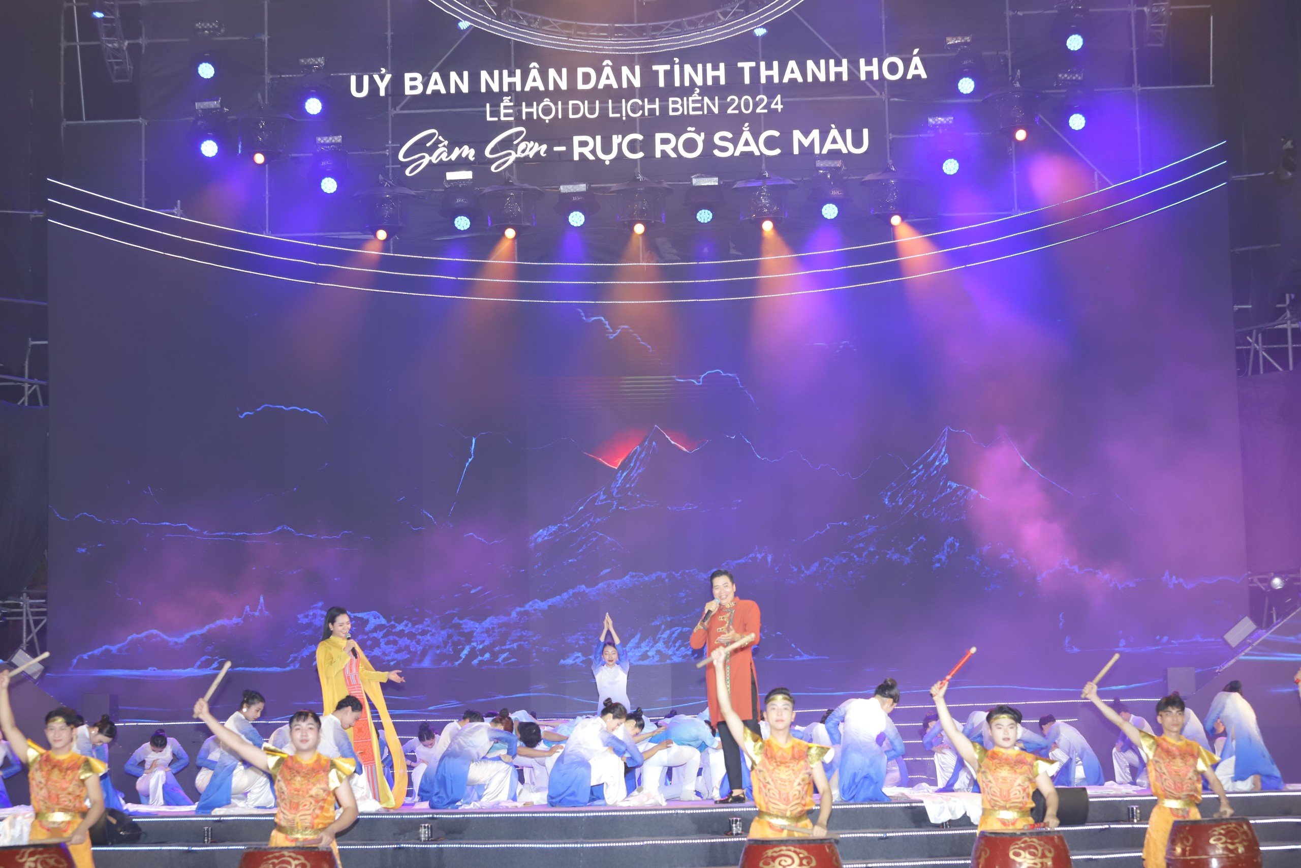 Khai mạc lễ hội du lịch biển năm 2024: “Sầm Sơn - Rực rỡ sắc màu”