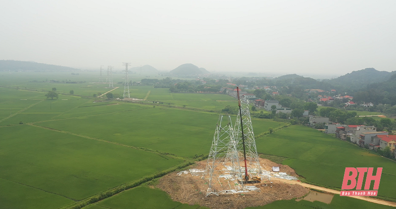 Xuyên lễ, “vượt nắng, thắng mưa” trên công trường Đường dây 500 kV mạch 3