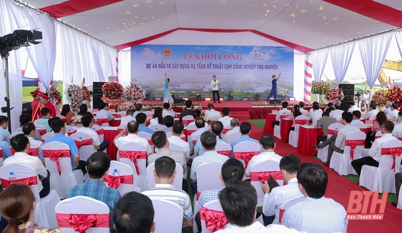 Cérémonie d'inauguration du projet d'investissement dans les infrastructures techniques du pôle industriel de Tho Nguyen