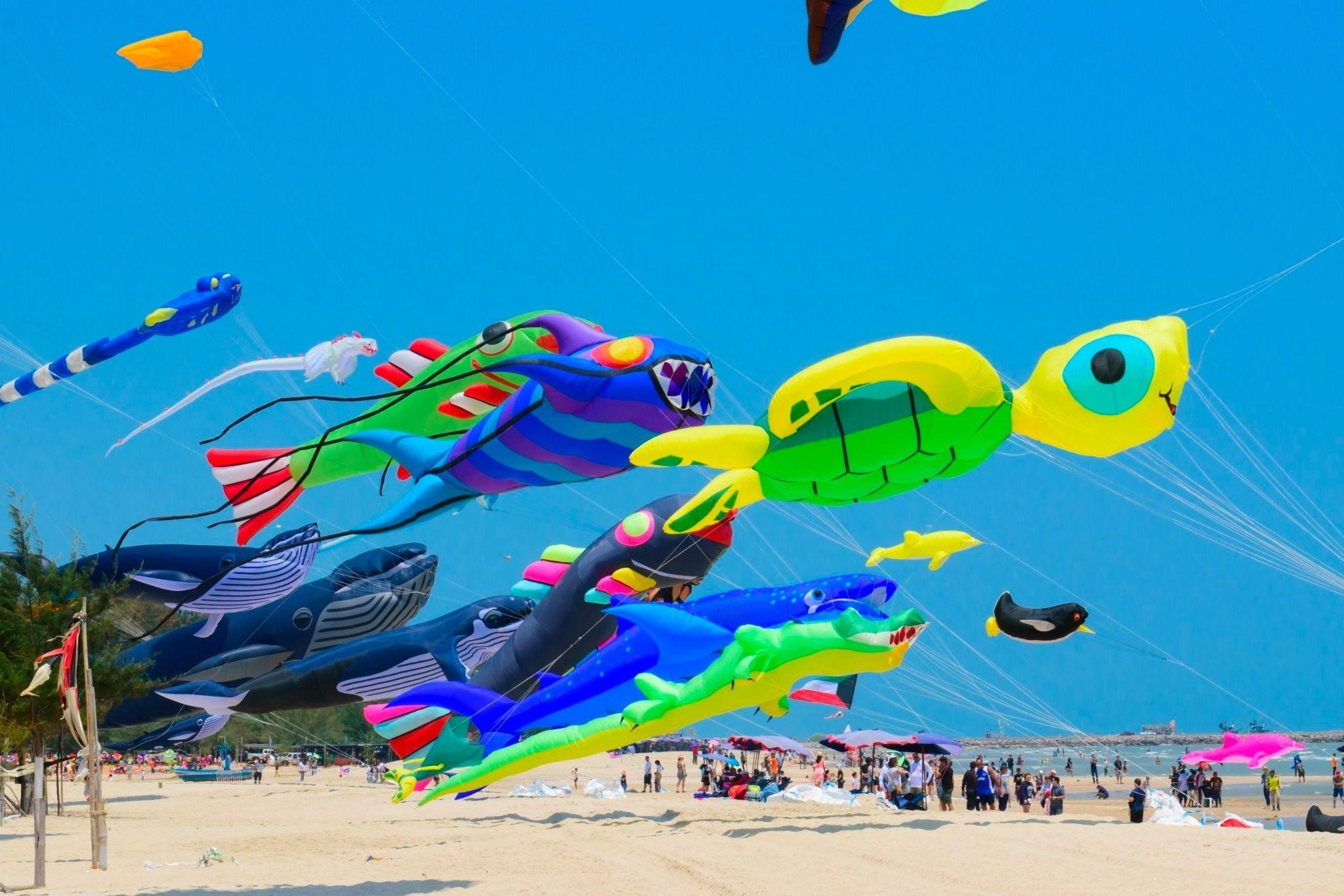 Vlasta Beach Walking Street - Sam Son is brilliant with the biggest Kite Festival in Thanh Hoa